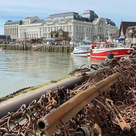 Le Grand Large Superbe Piscine Chauffée Du 1 Juin Au 15 Septembre